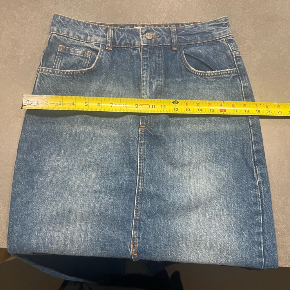 Zara Women's Dark Blue Denim Skirt - Picture 10 of 10